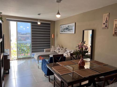 Centrally located apartment with AC, parking and pool