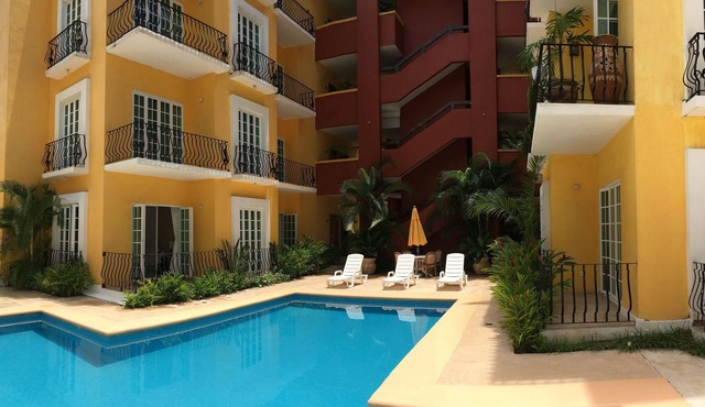 Charm condo 5 min from the beach! 2-bedroom condo with balconies.