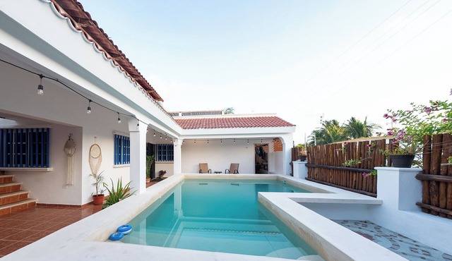 Charming 2-bedroom villa in wonderful Chuburná Puerto with WiFi, AC