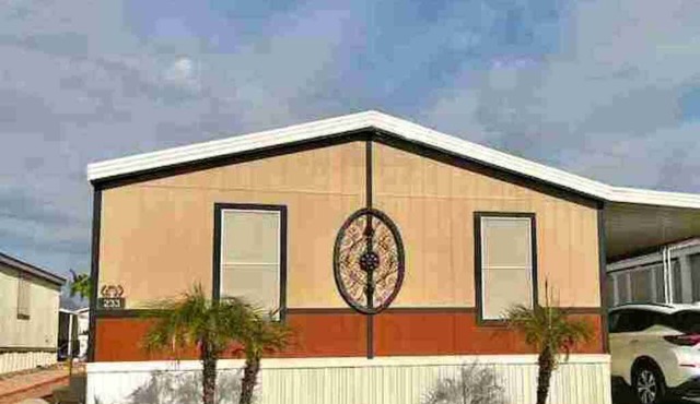 Charming 2 BR plus office home in a 55+ Manufactured Resort in Apache Junction