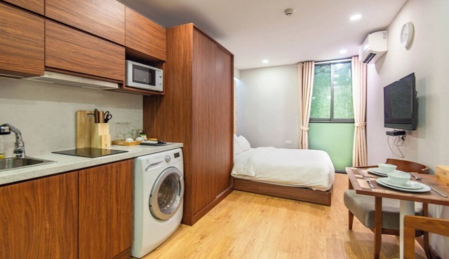 Charming bed & breakfast with AC, WiFi in peaceful Hà Nội