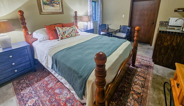 🌺 Charming bedroom w/ pool in Hacienda La Quinta