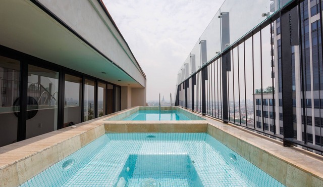 Charming Loft near Reforma Avenue with Roof Pool.