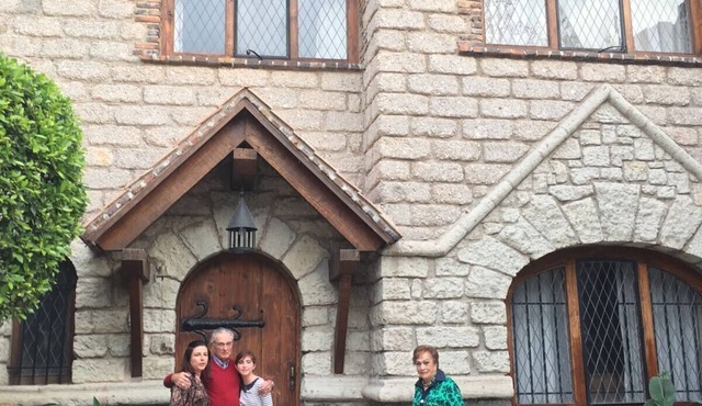 Charming Medieval Private One Bedroom W/private bathroom