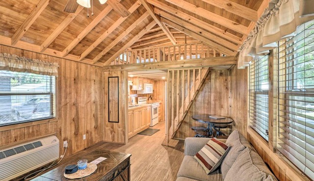 Charming Steinhatchee River Cottage Unit 10!