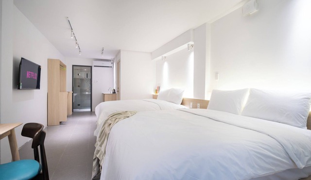 Charming studio for 4 guests with WiFi and AC in lovely Hồ Chí Minh