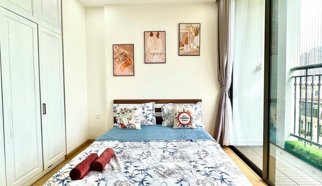 Chic 1-bedroom Apartment In Superb Hà Nội With AC, Fitness Room, Pools
