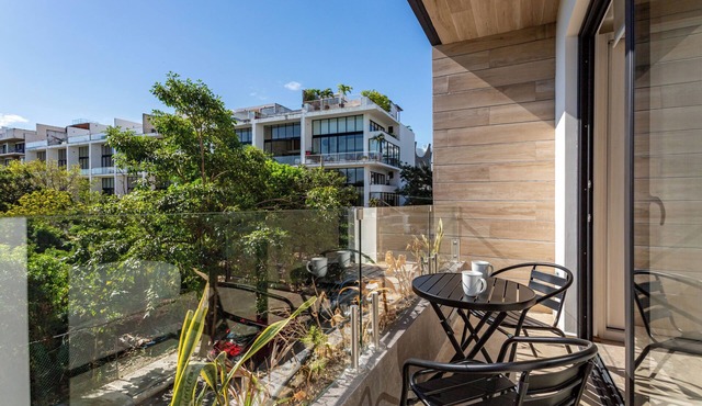 Chic hotel in brilliant Playa del Carmen with AC, fitness room, WiFi, Fifth Ave