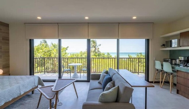 Chic Loft with Spectacular Ocean Views - C102
