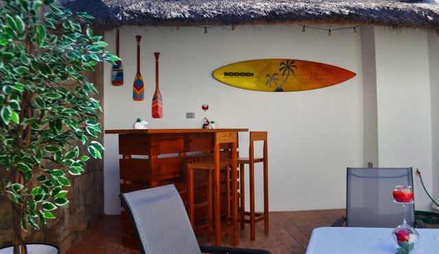 Chic Modern Retreat: 3 Blocks to the Beach, Near Premier Kitesurfing Schools