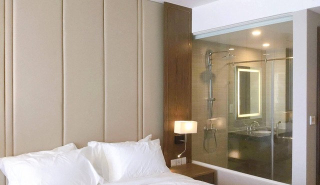 City View Balcony 5*Apartment, FREE Gym & Pool