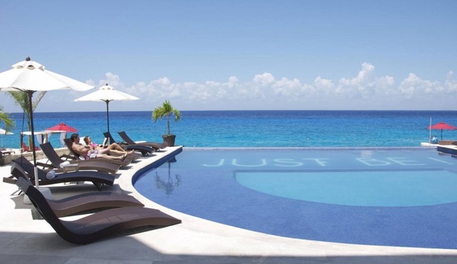Comfort and Convenience! Beach Access, Free Parking, Onsite Pool, Free Breakfast