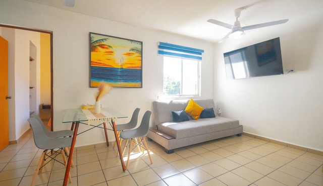 Comfortable 3-bedroom apartment 5 minutes from the airport. Close to everything.