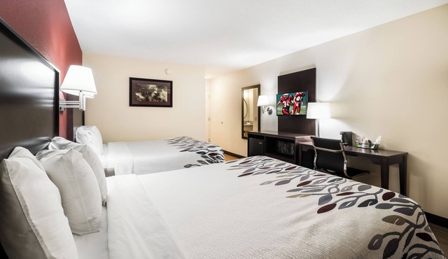Comfortable & Affordable Stay w/Free Parking Near I-24, Stones River Mall