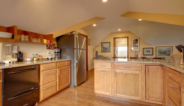 Comfy Schuylerville Carriage Getaway w/ Views