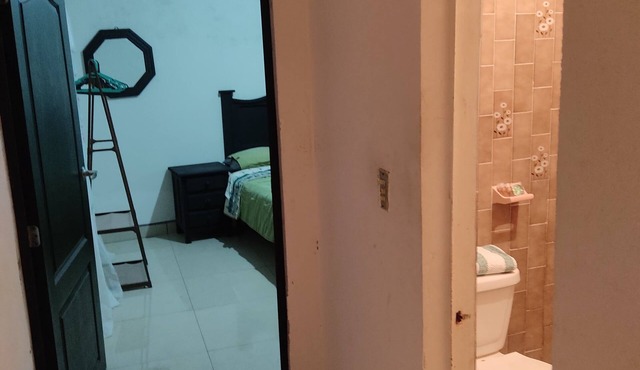 Comoda y Agradable Habitación con Baño Privado