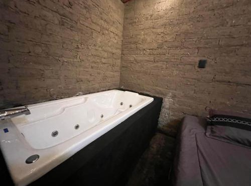 COMPLEJO DE HOSPEDAJE EN BOSQUE ECO REINO AVENTURA