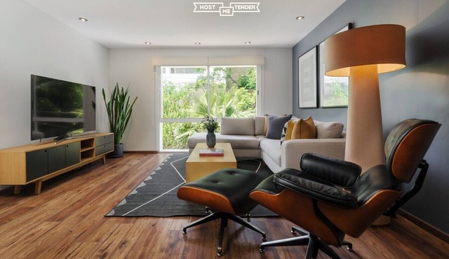 Condesa Hideaway: 3 BR Apartment with Urban Flair