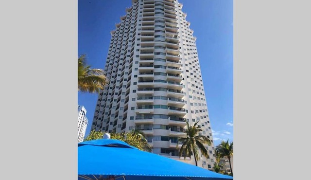 CONDOMINIO FRENTE AL MAR