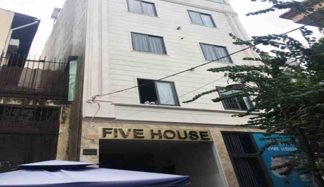 Condominium of five houses # 9