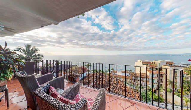 Costa de Oro - Casa Conchas Chinas 2BD Condo for rent in Conchas Chinas, Puerto vallarta