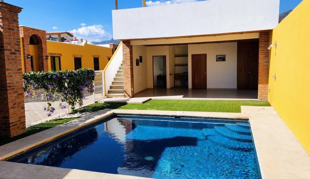 cozy 2 bedroom 2 bathroom lake house in artsy Ajijic with fiber internet