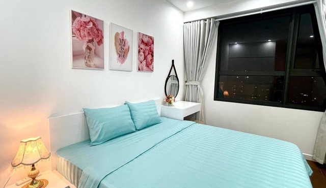 Cozy 2-bedroom apartment with city view in Tran Duy Hung str with shopping mall