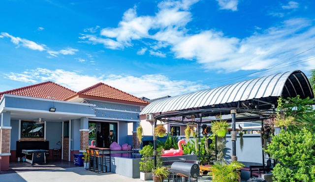 Cozy 3 BR Villa, KING Beds, Netflix, Karoke, BBQ
