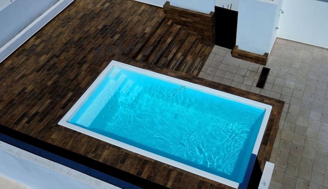 Cozy apartment with balcony and rooftop pool