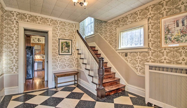 Cozy Appleton Getaway w/Screened-in Porch + Yard!