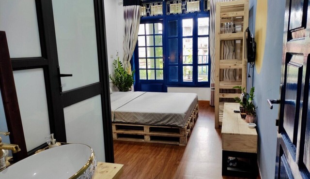 Cozy balcony/Street view/Old Quarter central/Sunny Homestay