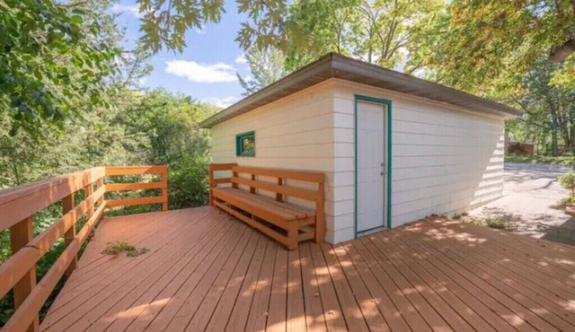 Cozy & Convenient Champlin Oasis
