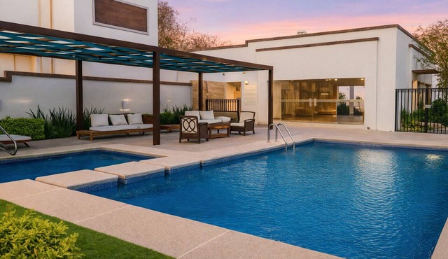 Cozy House! Safe and Family Zone, 5 min. Airport and Consulate.