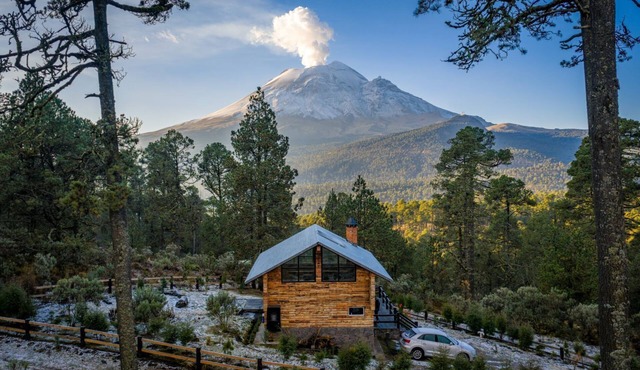 Cozy off-grid cabin with direct views of active volcano - from CDMX or PUEBLA