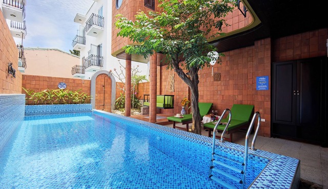 Cozy Villa 4BRs w/Pool 5 mins WALK to Old Town