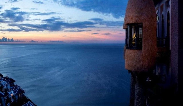 Da Nang Intercontinental I BR Seaside Villa On The Rocks