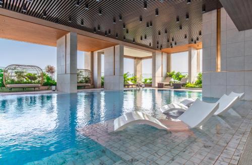 Delux Central 3 Bedrooms China Town, Pool, Sauna, City Gateway