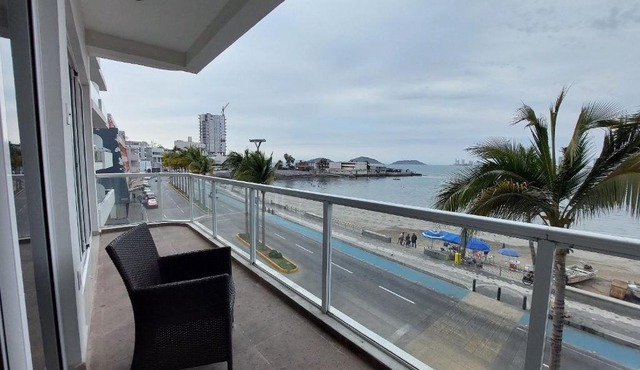 Departamento de lujo con vista al mar
