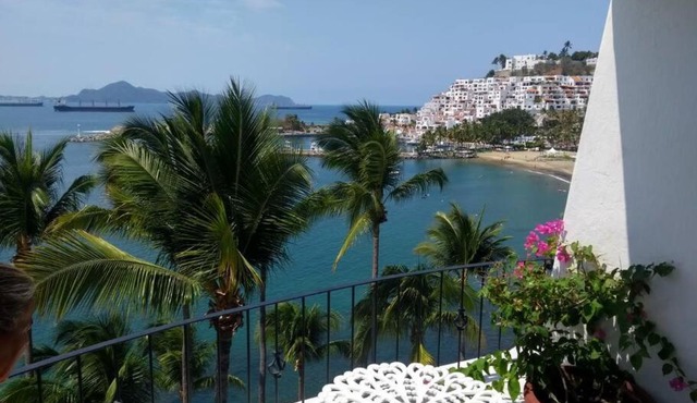 Departamento junto a Las Hadas Manzanillo