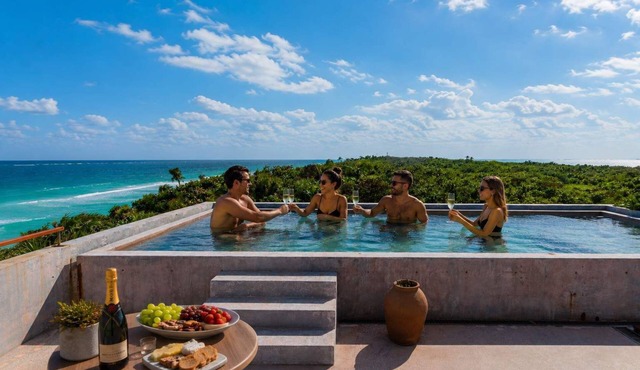 Design Award Beach House w/Sky Pool + Ocean Views + Breakfast Included