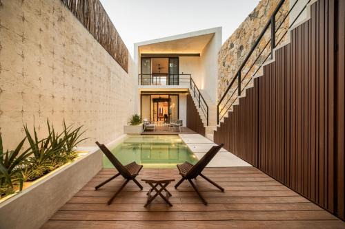 Design Retreat with Pool in Centro Merida Santiago