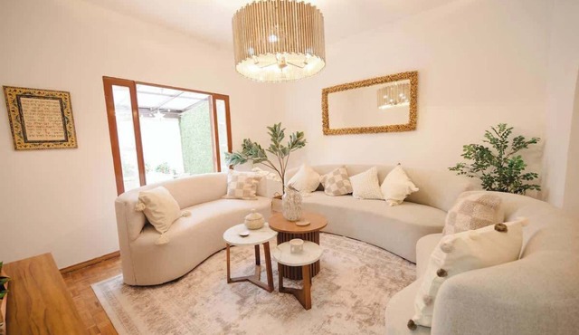 Designer House: Luxury & Style