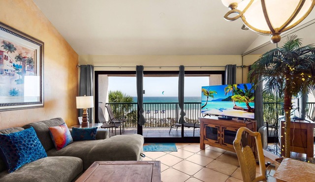Direct gulf view, exceptional BEACH FRONT, quiet, small complex w/pool