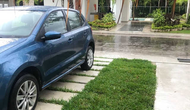 *Direct Pool Access*. In the Jungle Community only 7 min driving to the Beach!