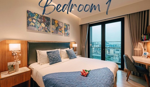 Dist 1 Spacious 3-bedroom apartment with Pool and Gym in Saigon