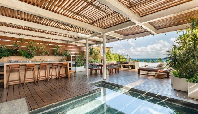 Downtown Villa in the Heart of Playa across Beach