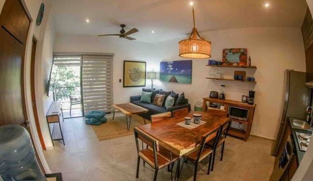 Elegant 1-Bedroom Retreat w/Rooftop Oasis & Pool