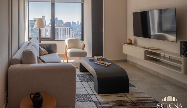 Elegant Condo with Air Conditioning and High End Amenities