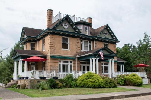Elk River Hotel