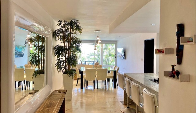 Enjoy 2 bedroom apartment in fabulous Playa del Carmen with amazing ocean view